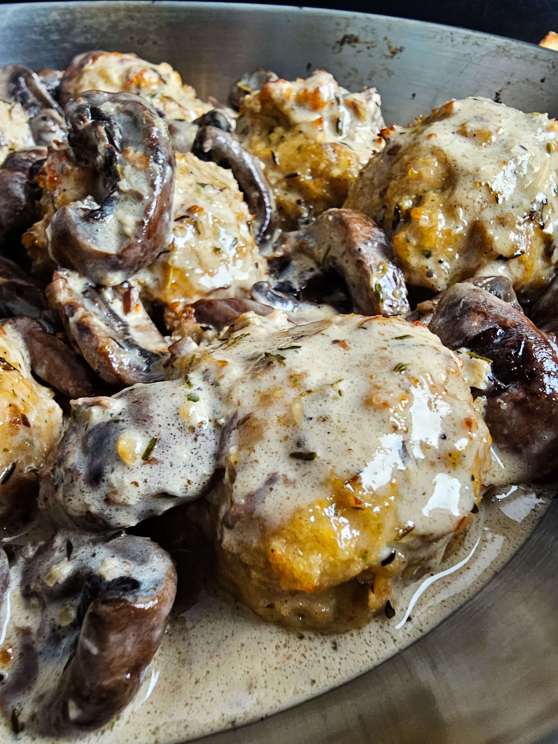 ADD THE MEATBALLS TO THE SAUCE AND SIMMER FOR 10 MINUTES MORE