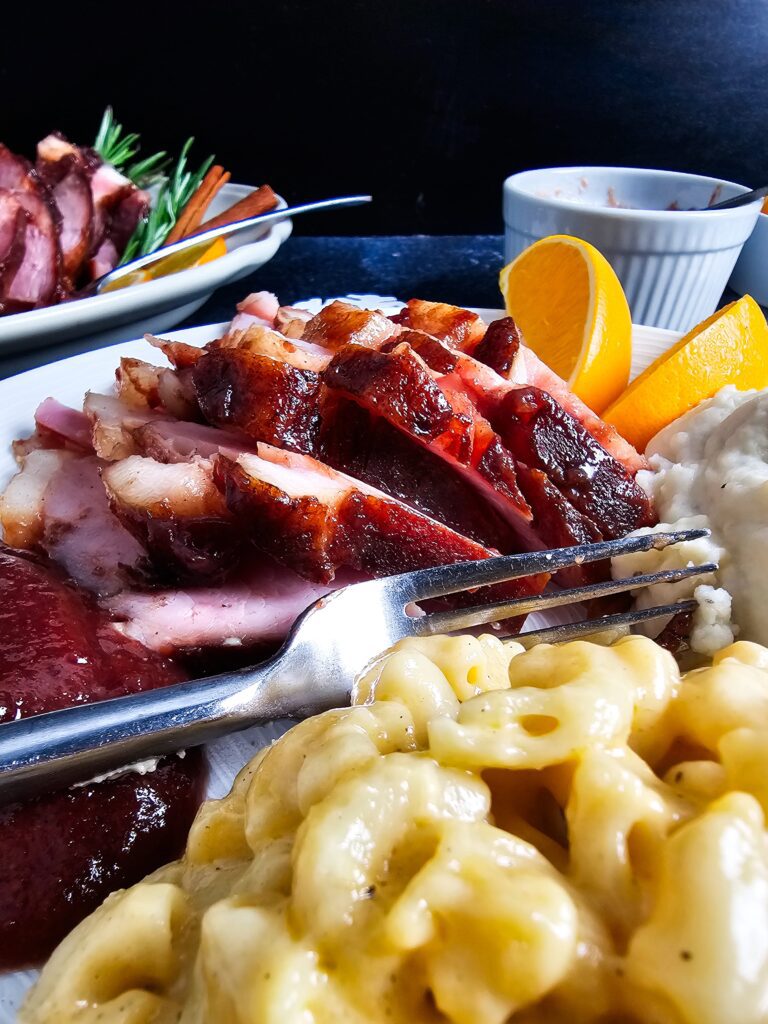 DINNER PLATE SLICED MAPLE CRANBERRY GLAZED HAM